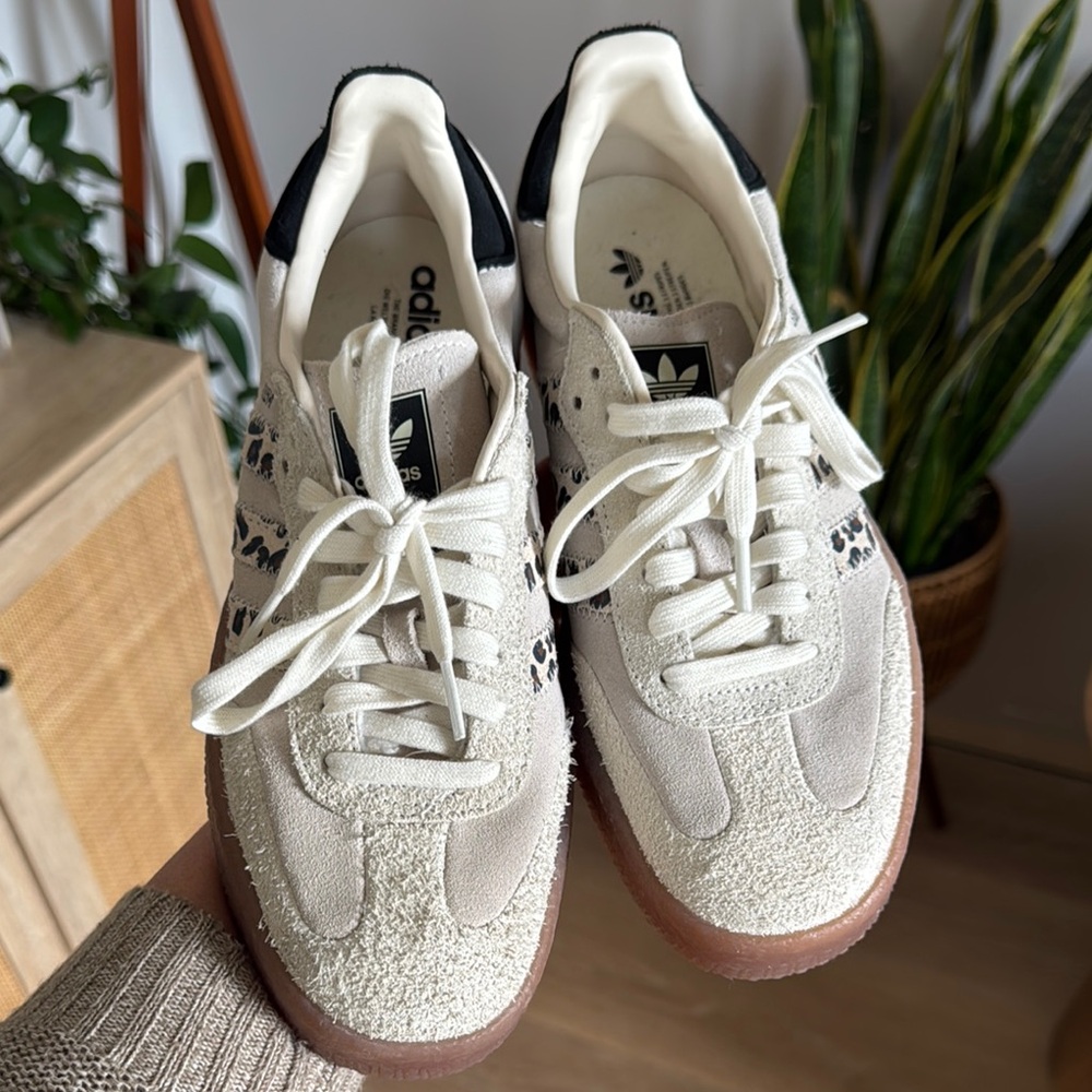Adidas Samba Women's Sneakers - Cream and Black NEW - Picture 2 of 5